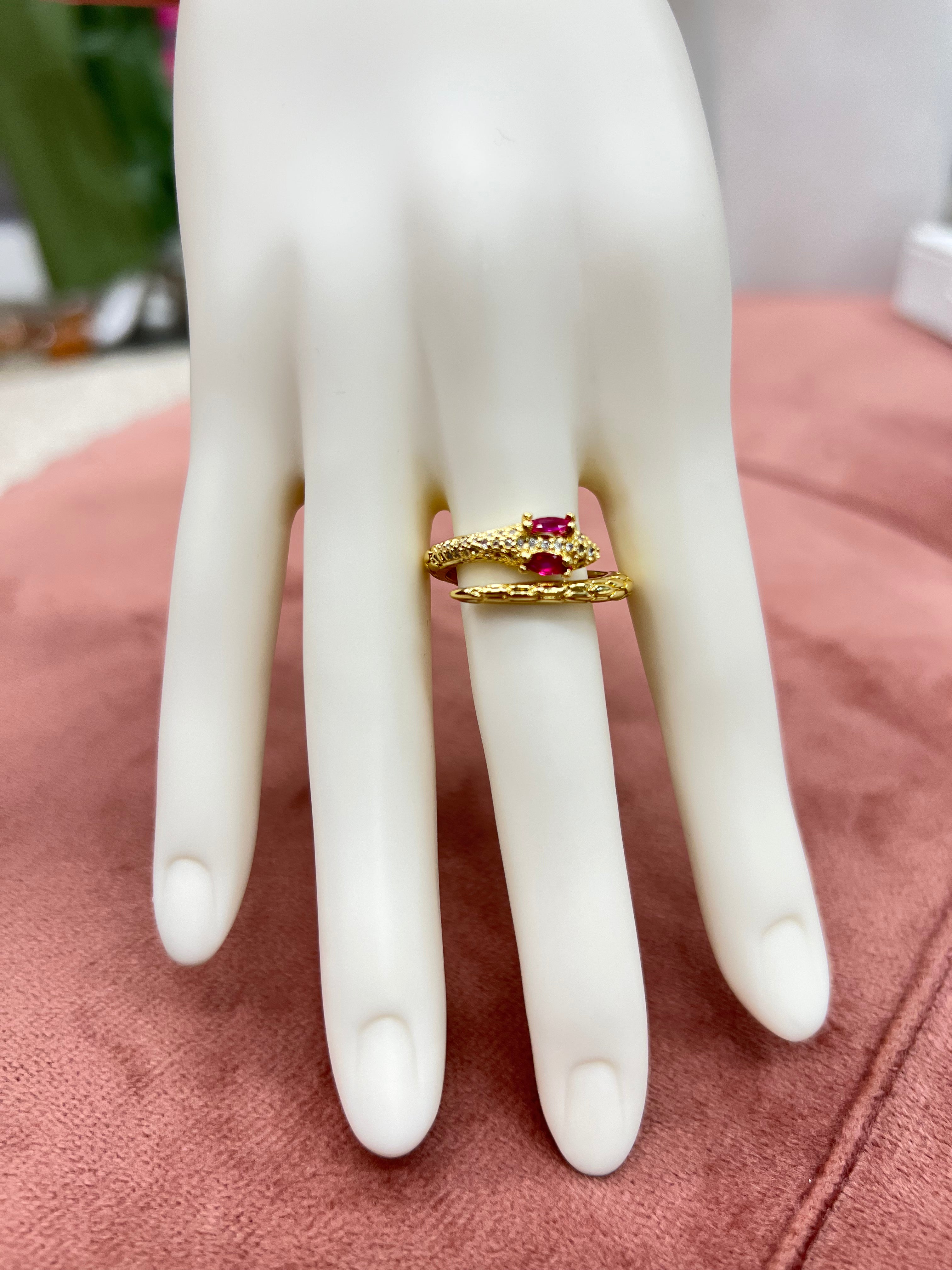 Luxury Pink Snake 🐍 Ring